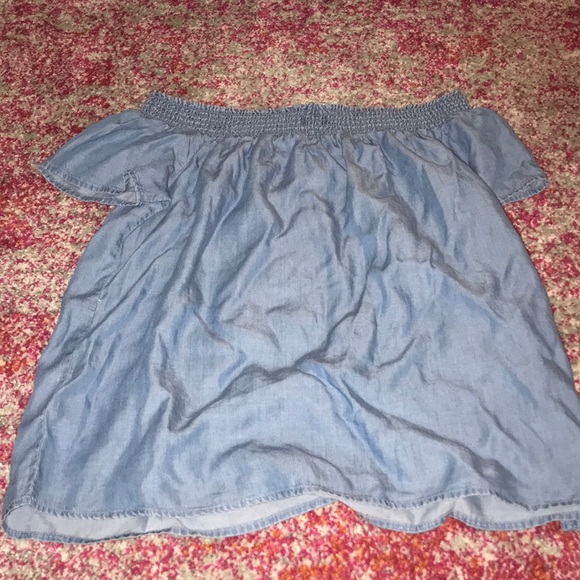 (jean looking) off the shoulder shirt - Picture 2 of 3